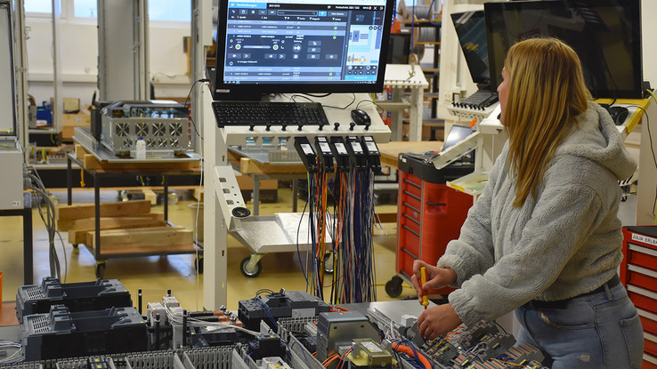 EPLAN Smart Wiring zur Verdrahtung der bestückten Montageplatten